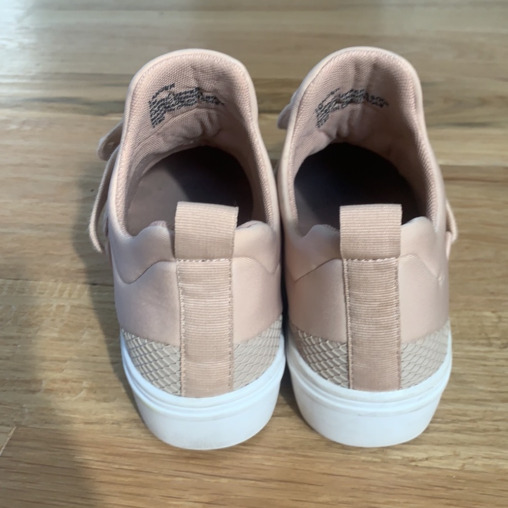 Steve Madden Blush Kicks - Picture 5 of 7